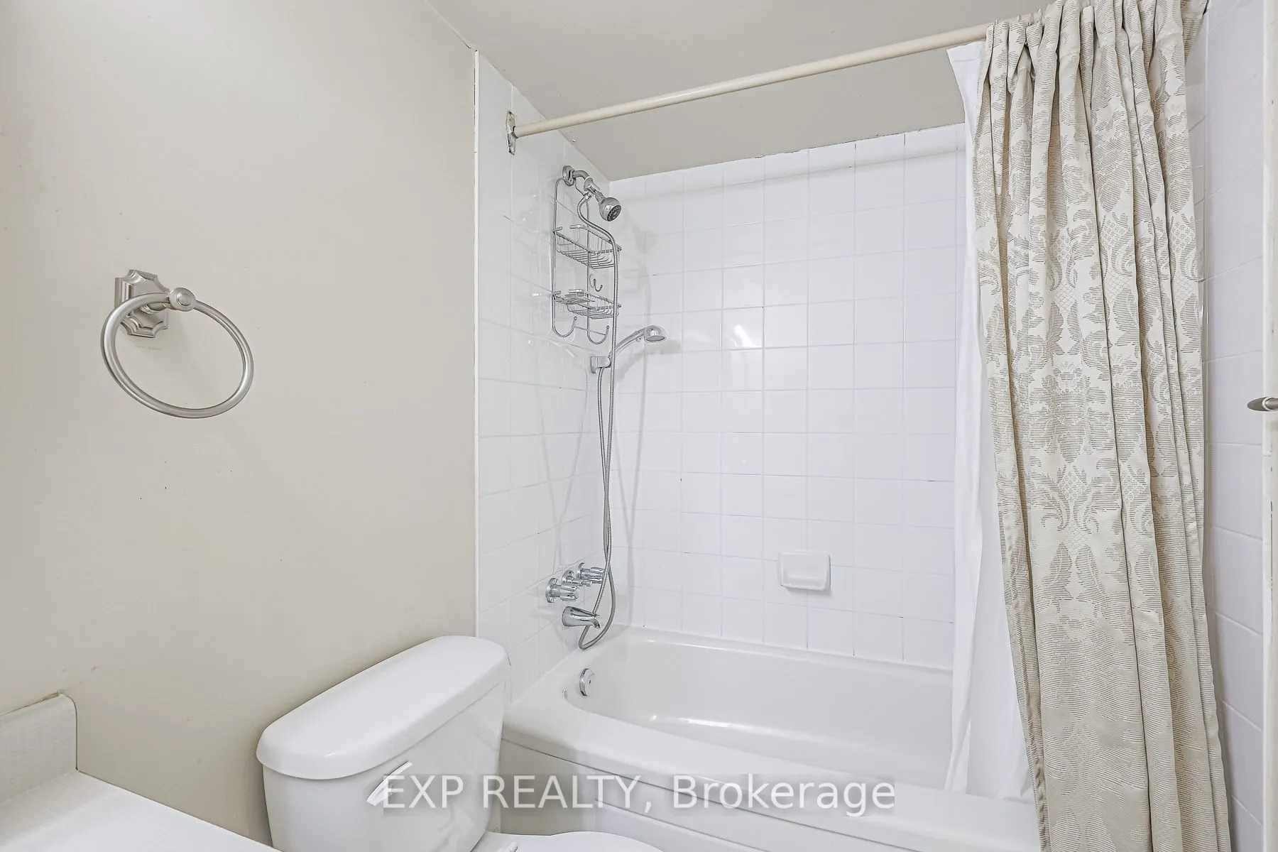 633 Bay Street, #318