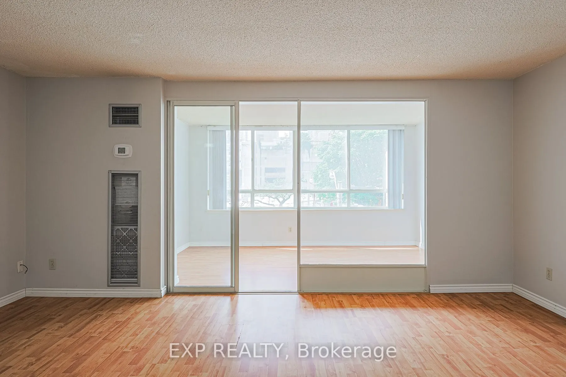 633 Bay Street, #318