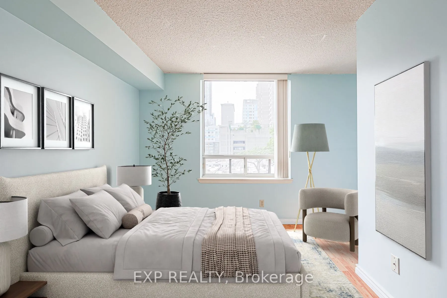 633 Bay Street, #318