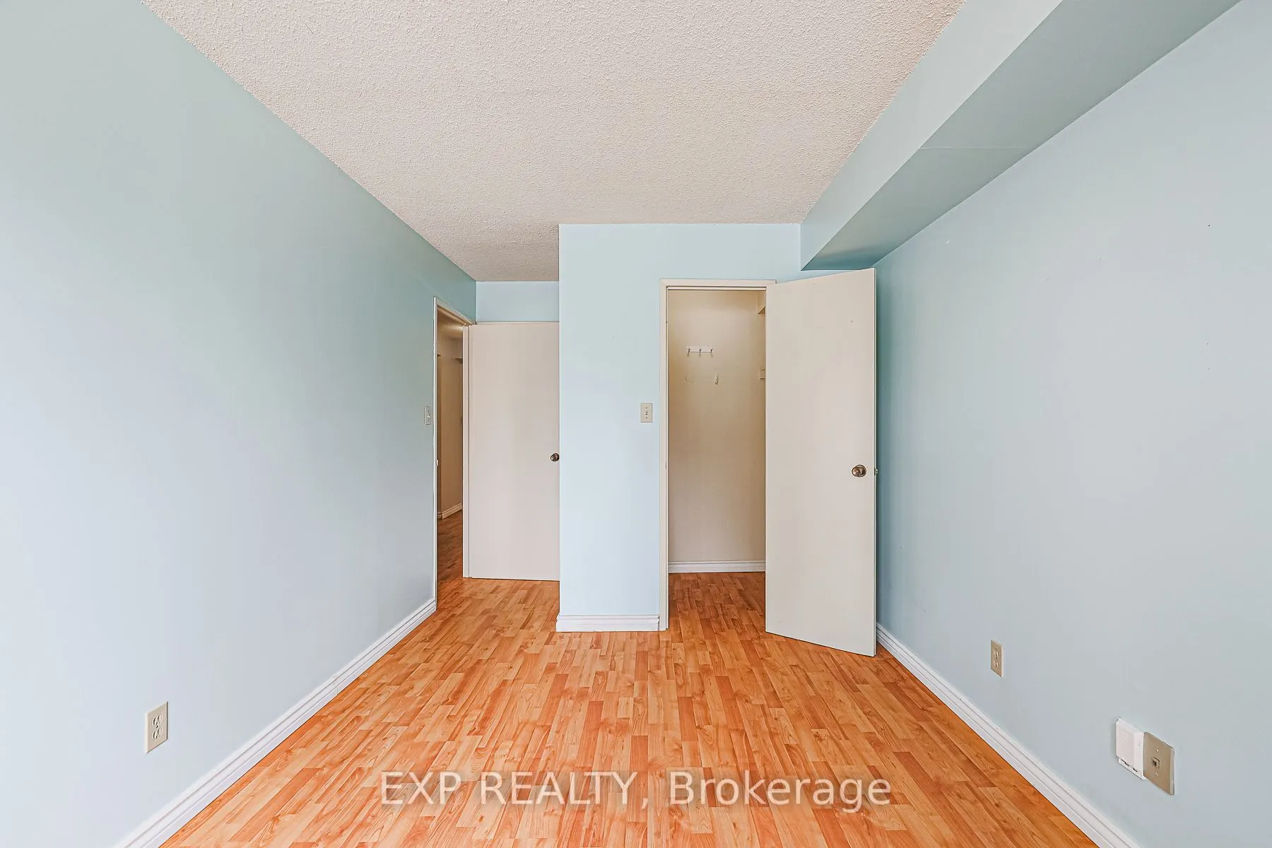 633 Bay Street, #318