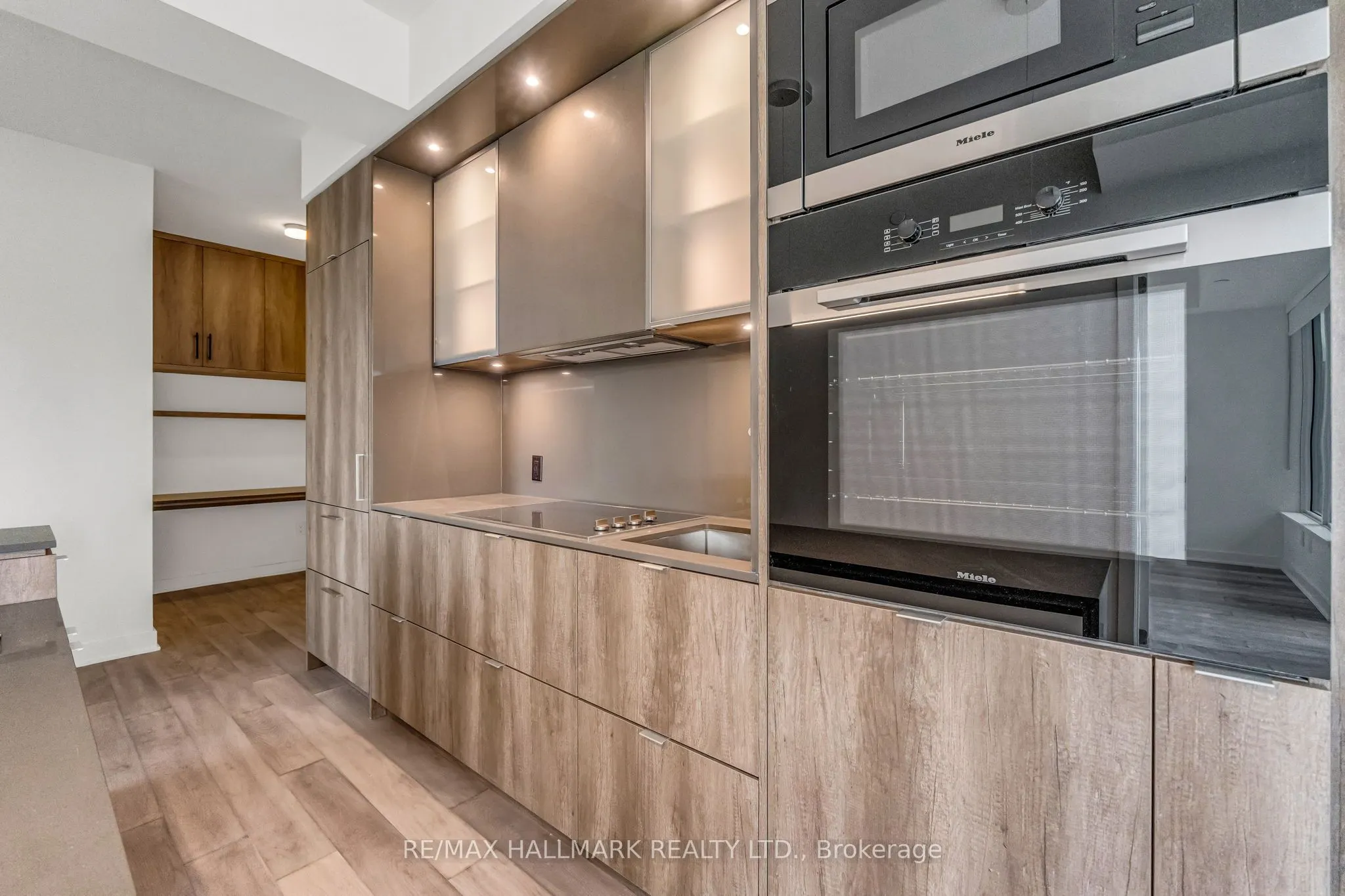 11 Yorkville Avenue, #1812