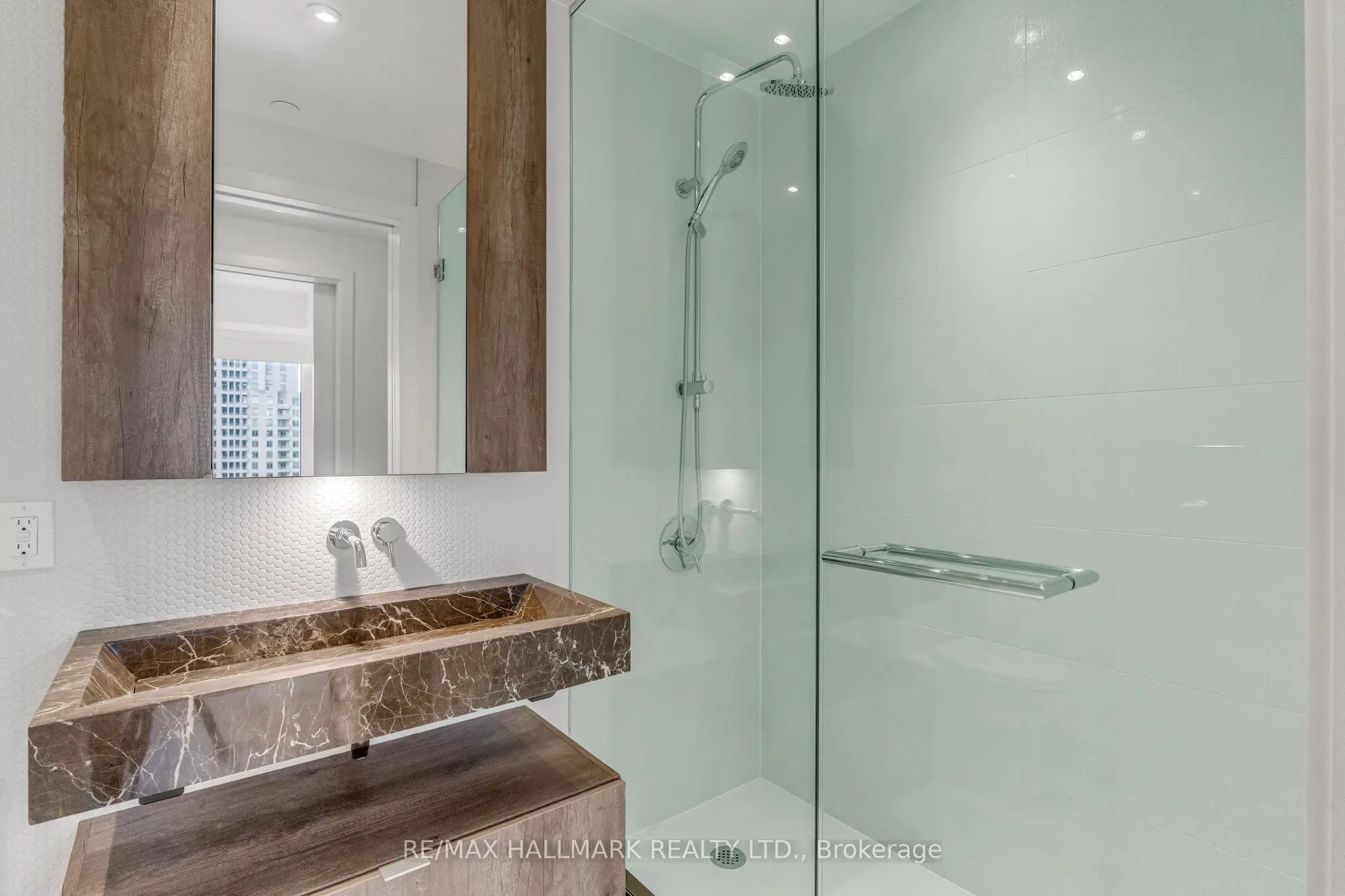 11 Yorkville Avenue, #1812