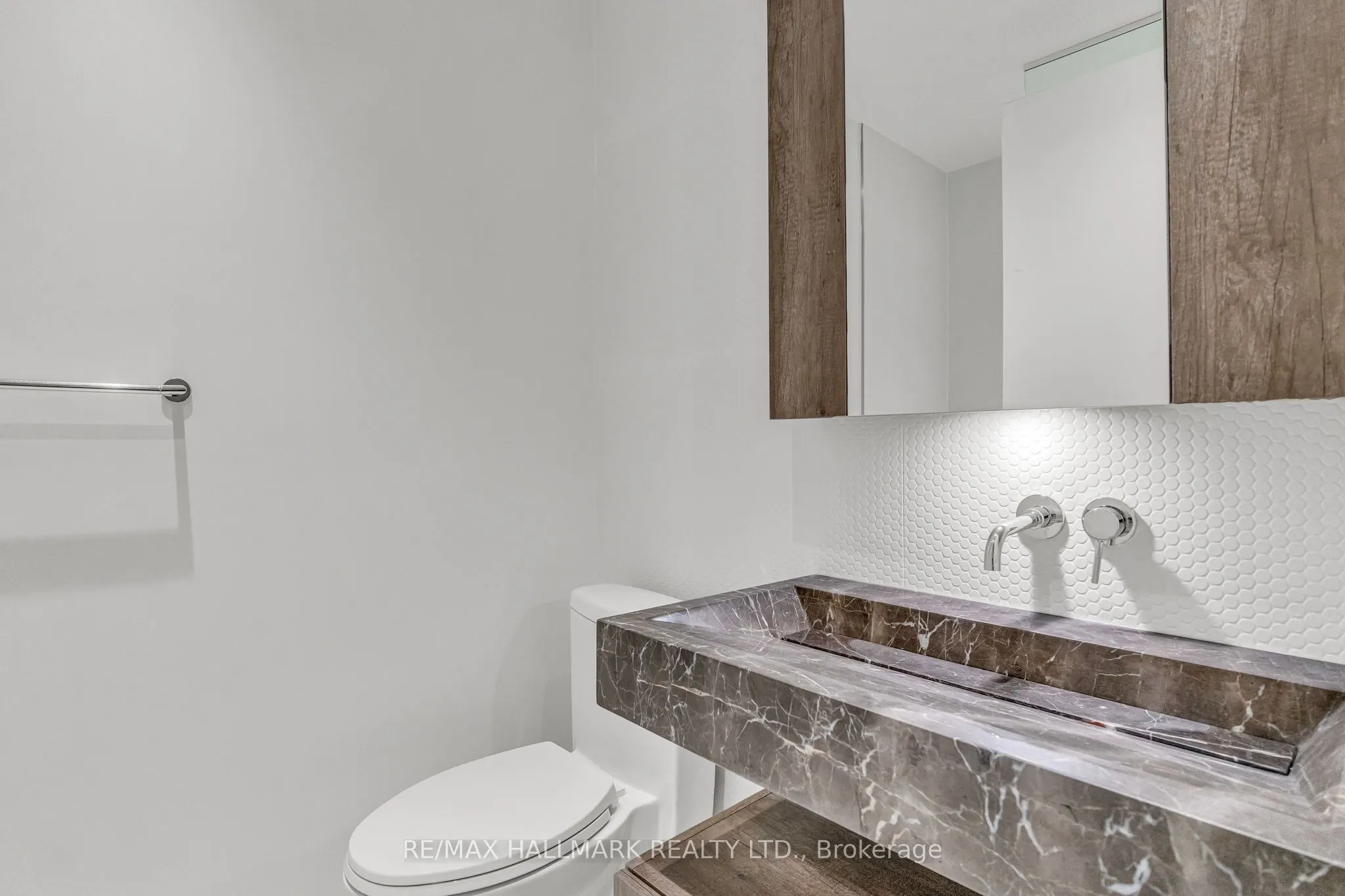11 Yorkville Avenue, #1812