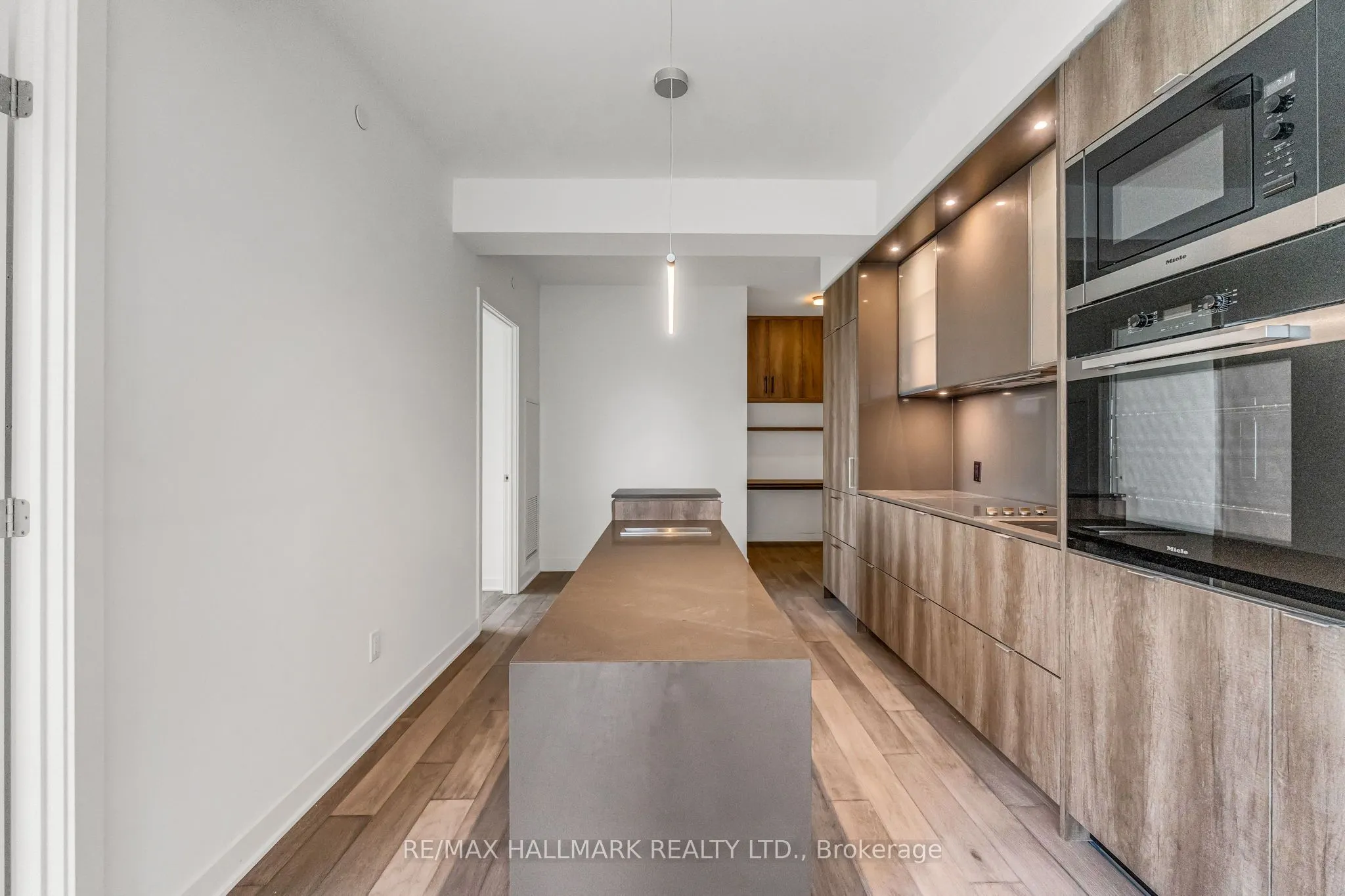 11 Yorkville Avenue, #1812