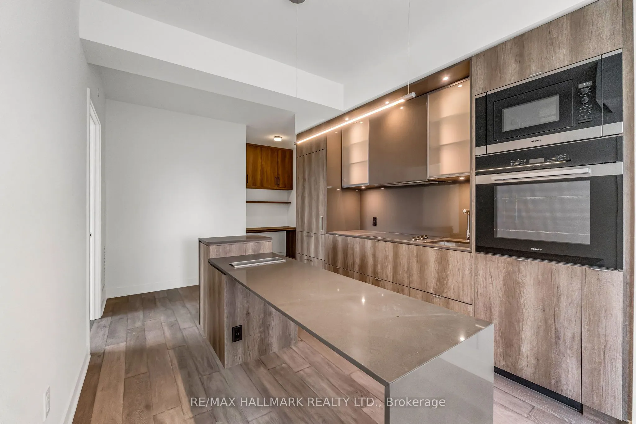 11 Yorkville Avenue, #1812