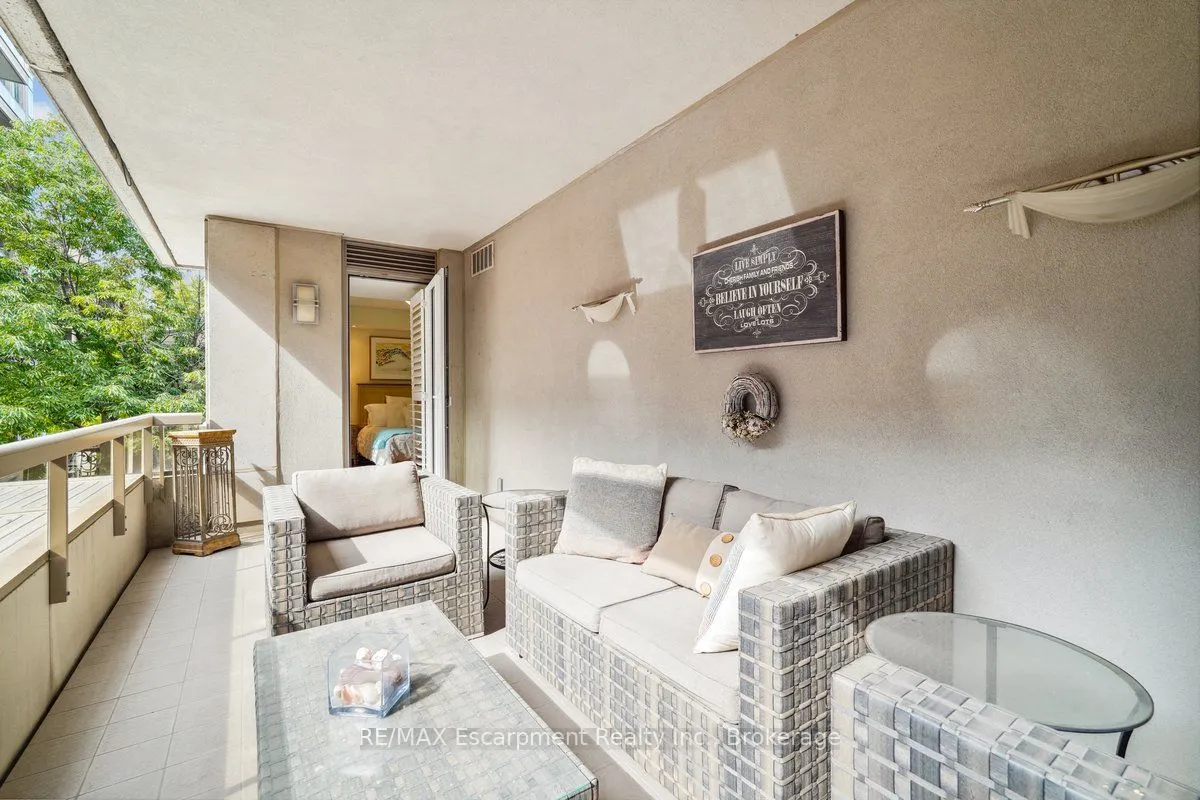 68 Yorkville Avenue, #304