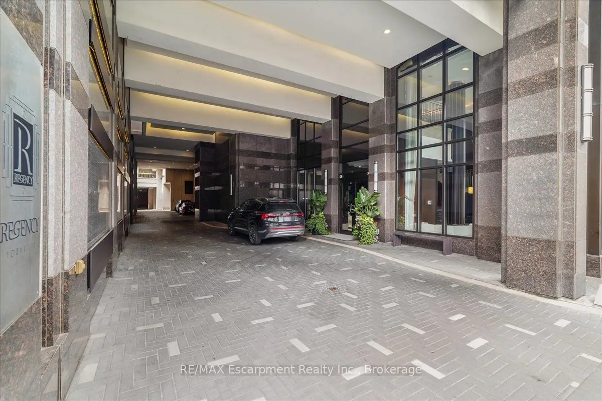 68 Yorkville Avenue, #304