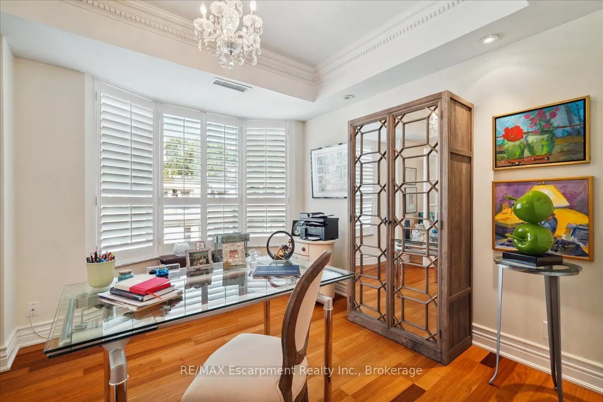 68 Yorkville Avenue, #304