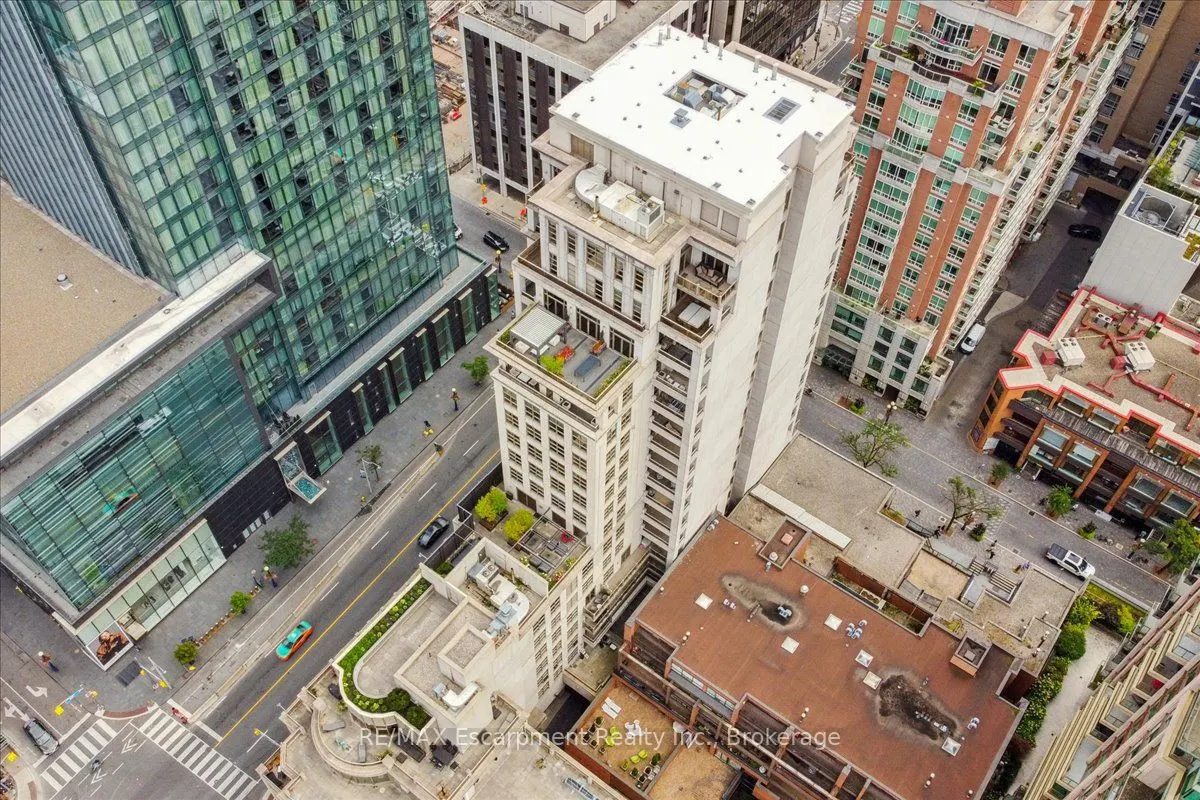 68 Yorkville Avenue, #304