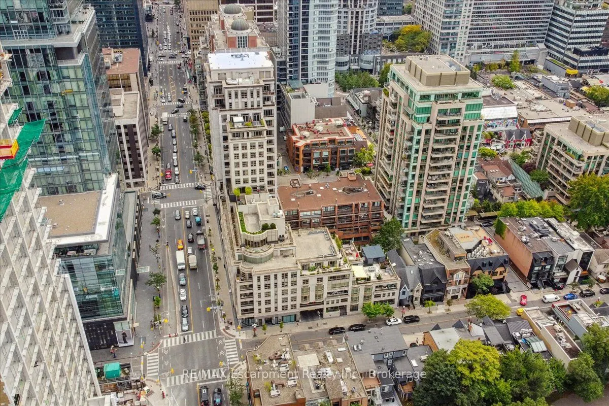 68 Yorkville Avenue, #304