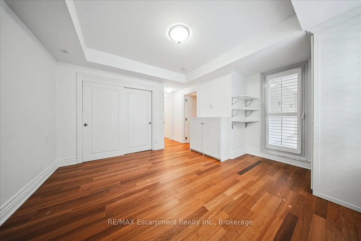 68 Yorkville Avenue, #304