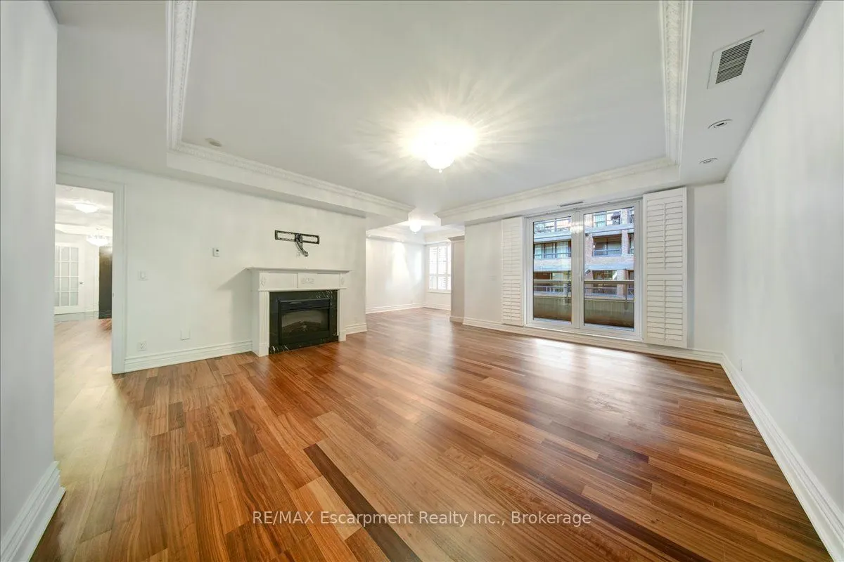 68 Yorkville Avenue, #304