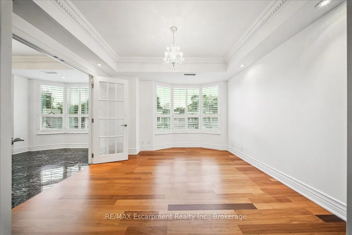 68 Yorkville Avenue, #304