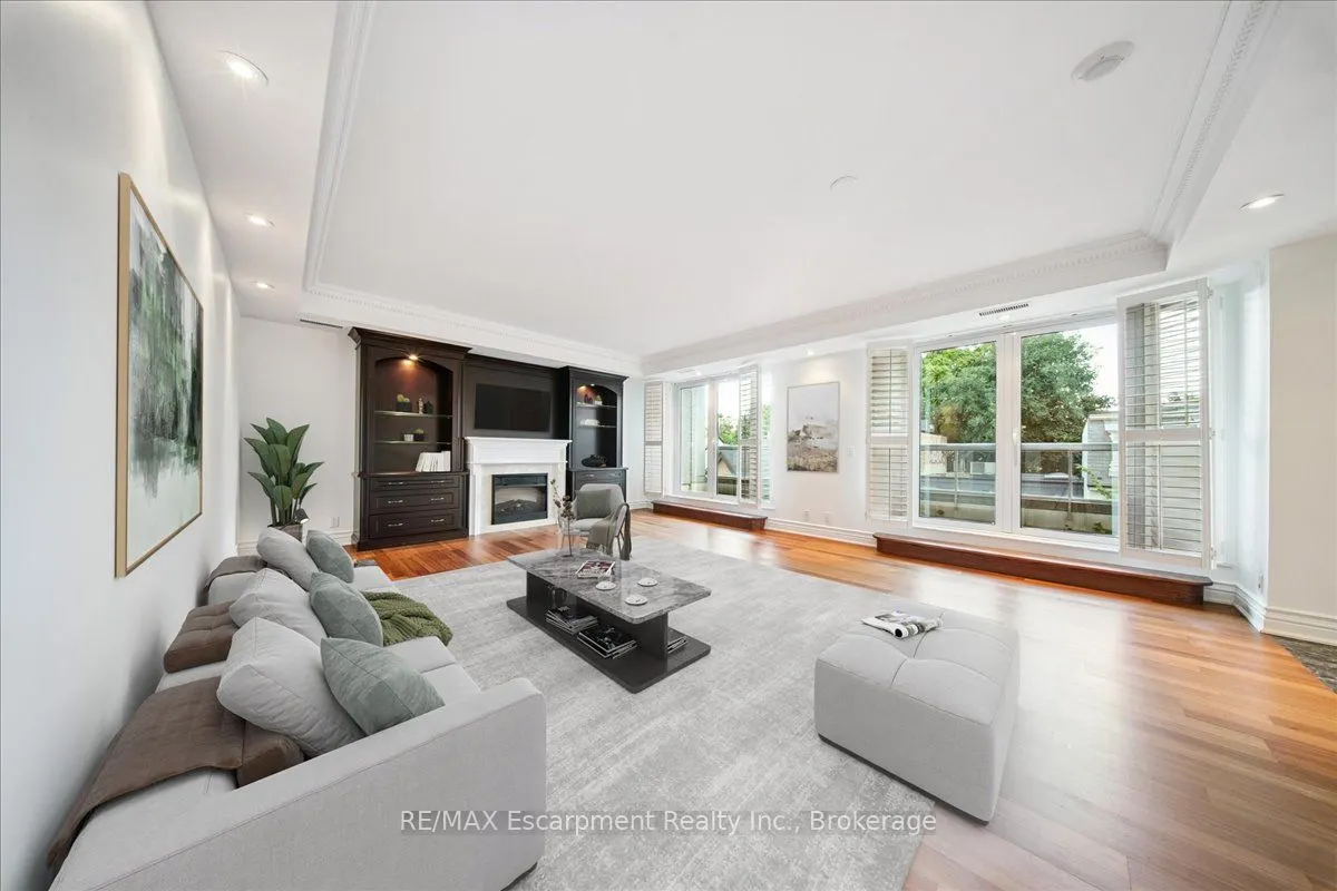 68 Yorkville Avenue, #304