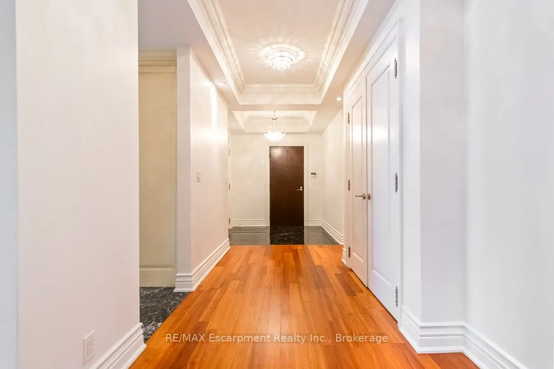 68 Yorkville Avenue, #304