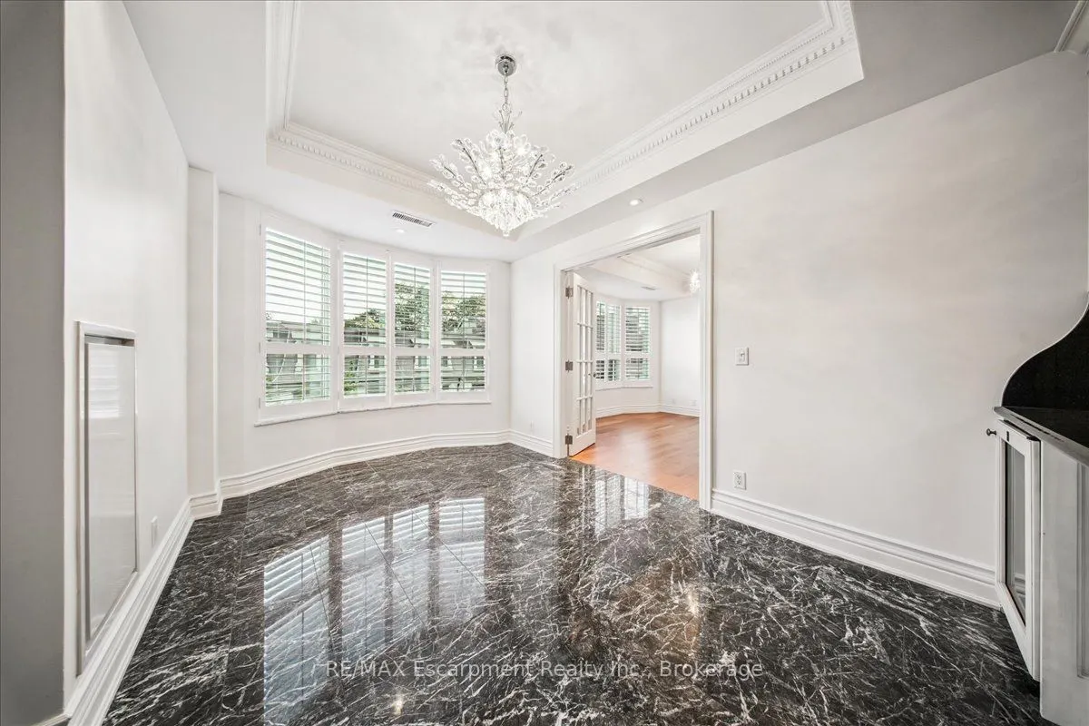 68 Yorkville Avenue, #304