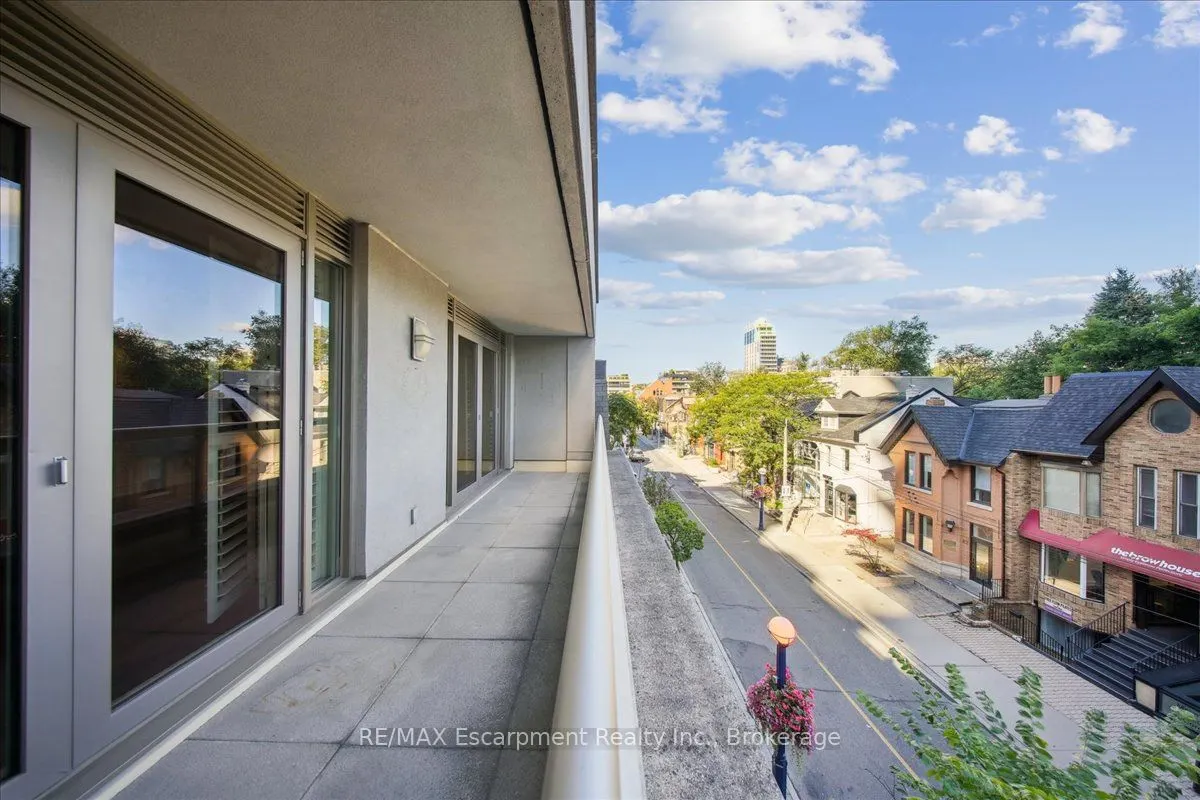 68 Yorkville Avenue, #304