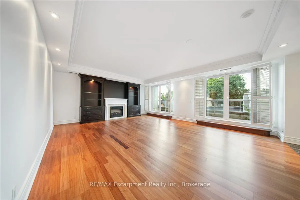 68 Yorkville Avenue, #304