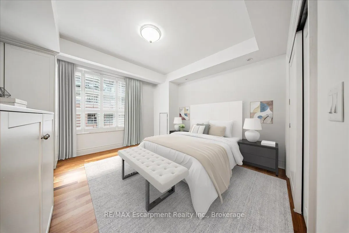 68 Yorkville Avenue, #304
