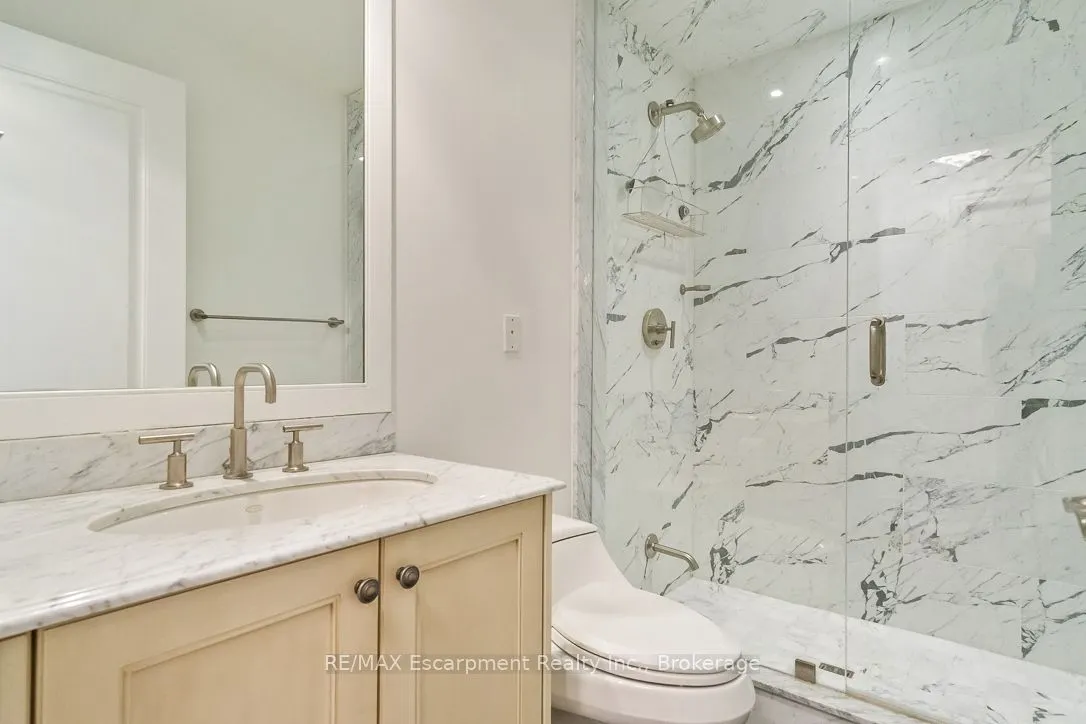 68 Yorkville Avenue, #304