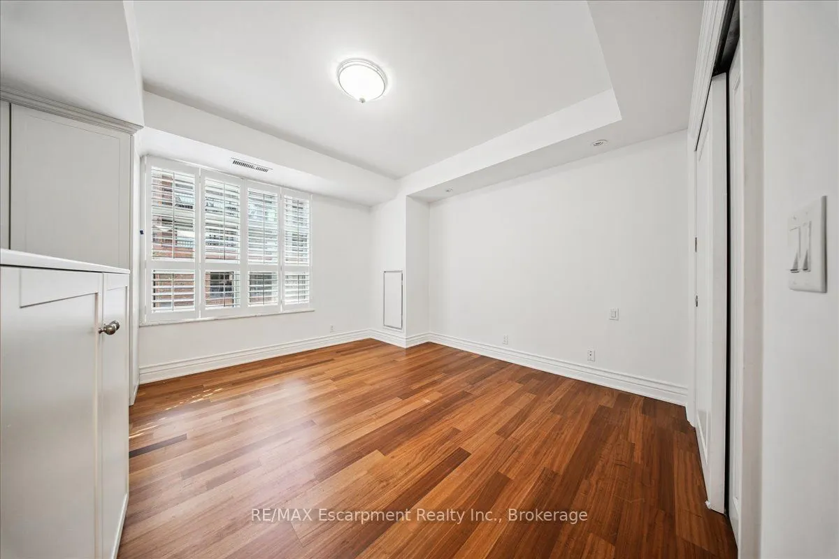 68 Yorkville Avenue, #304