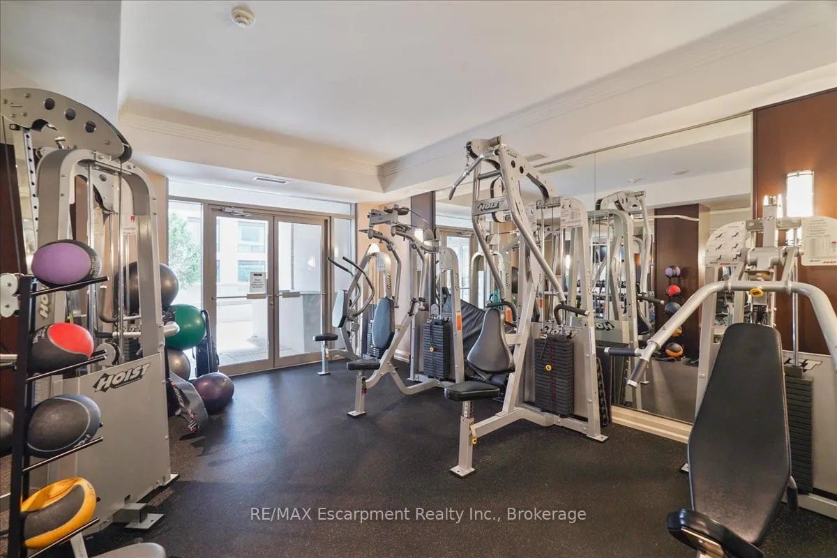 68 Yorkville Avenue, #304