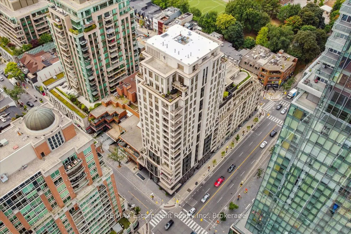 68 Yorkville Avenue, #304