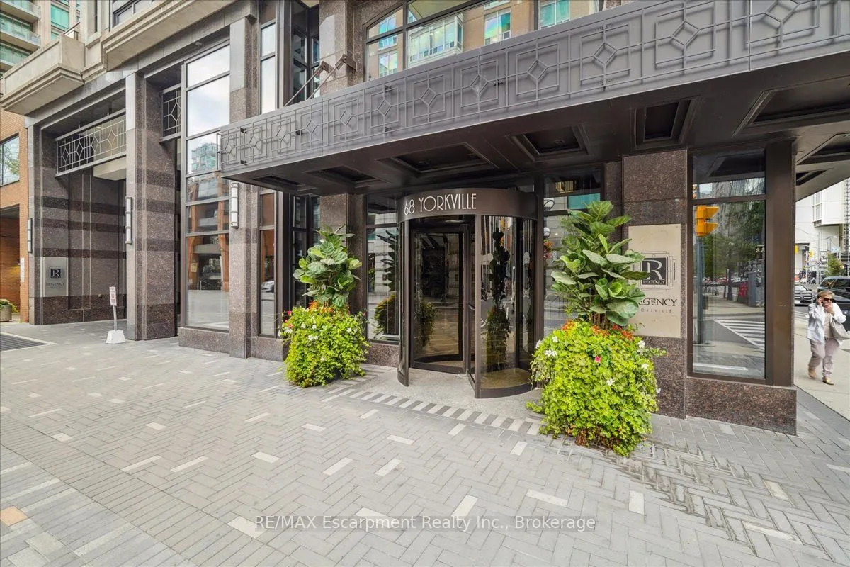 68 Yorkville Avenue, #304