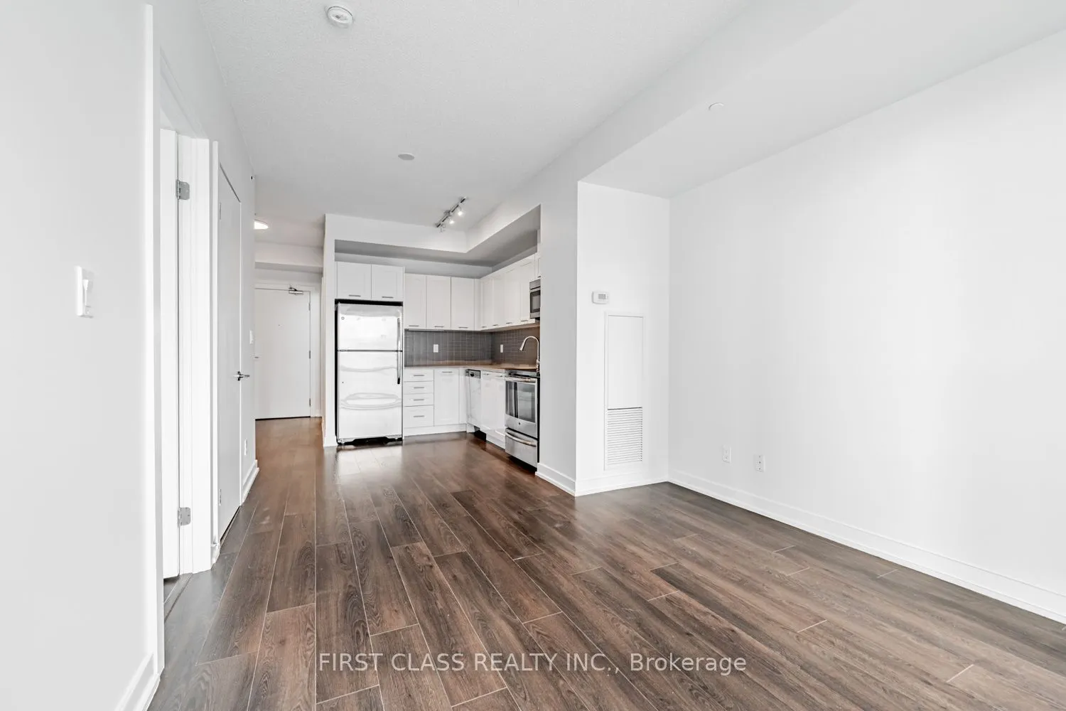 20 Bruyeres Mews, #2308