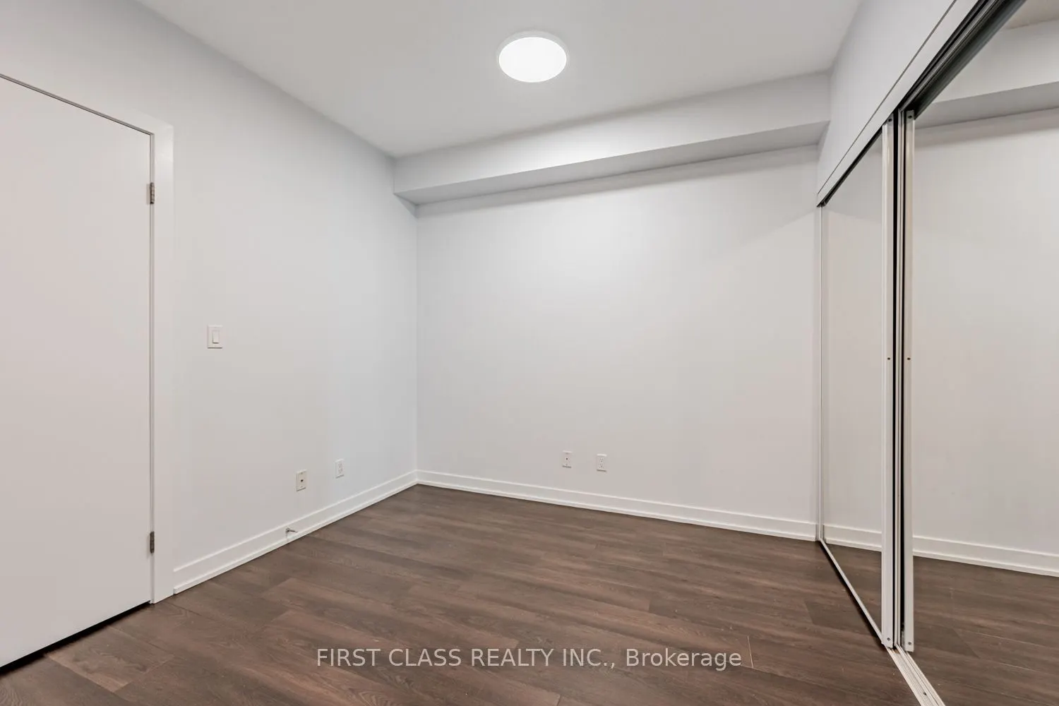 20 Bruyeres Mews, #2308