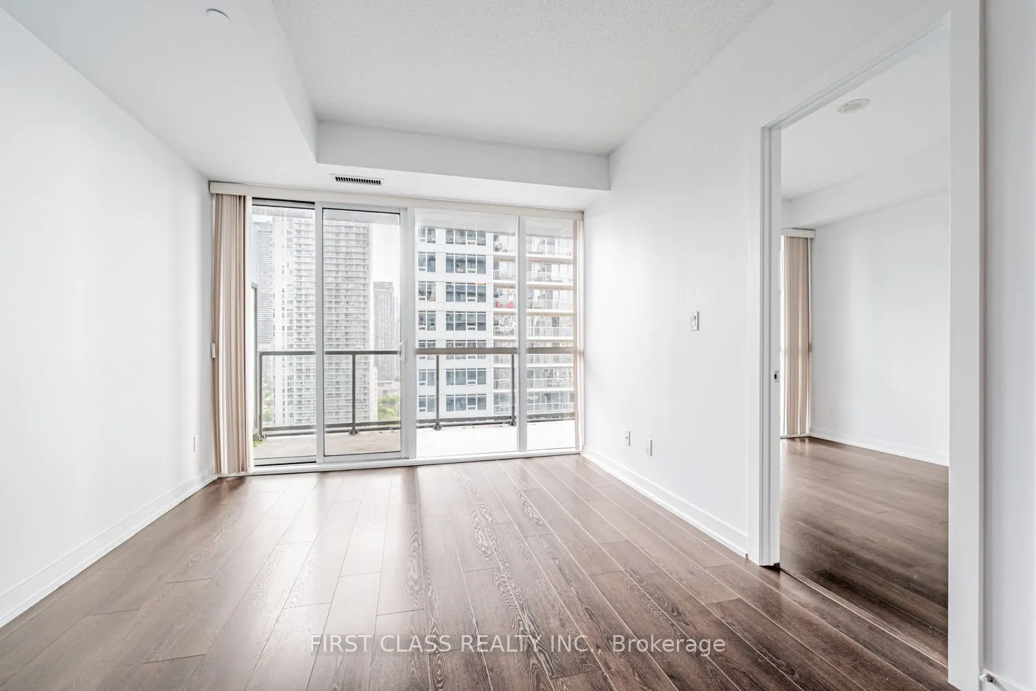 20 Bruyeres Mews, #2308