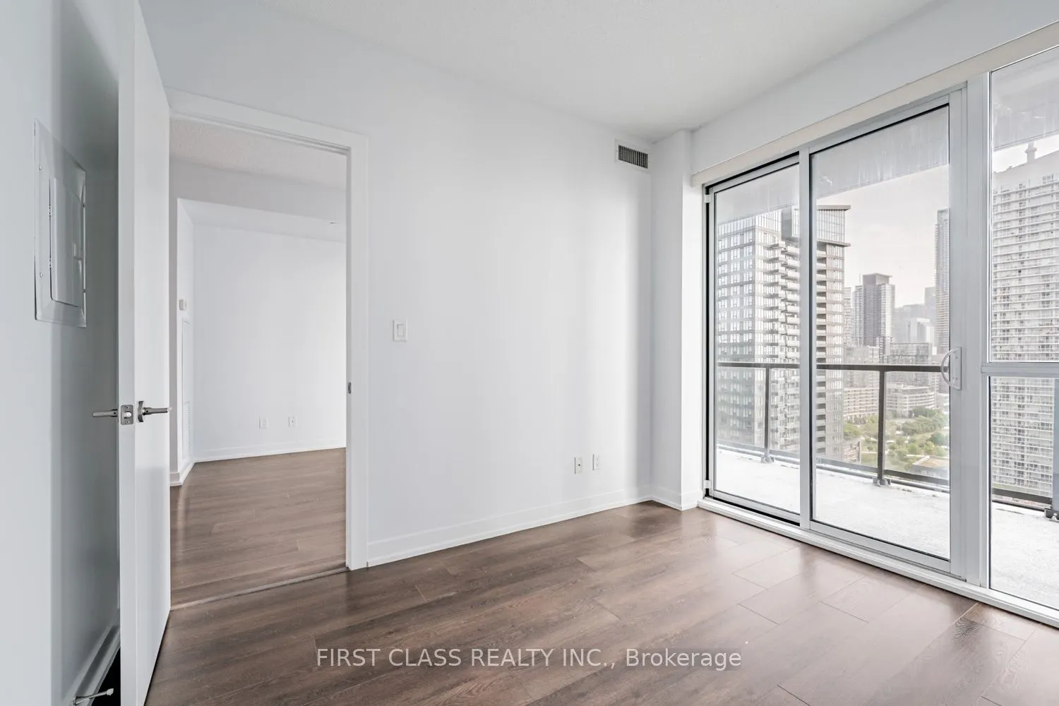 20 Bruyeres Mews, #2308