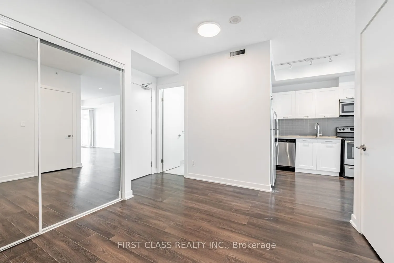 20 Bruyeres Mews, #2308