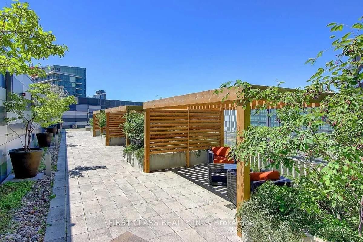 20 Bruyeres Mews, #2308