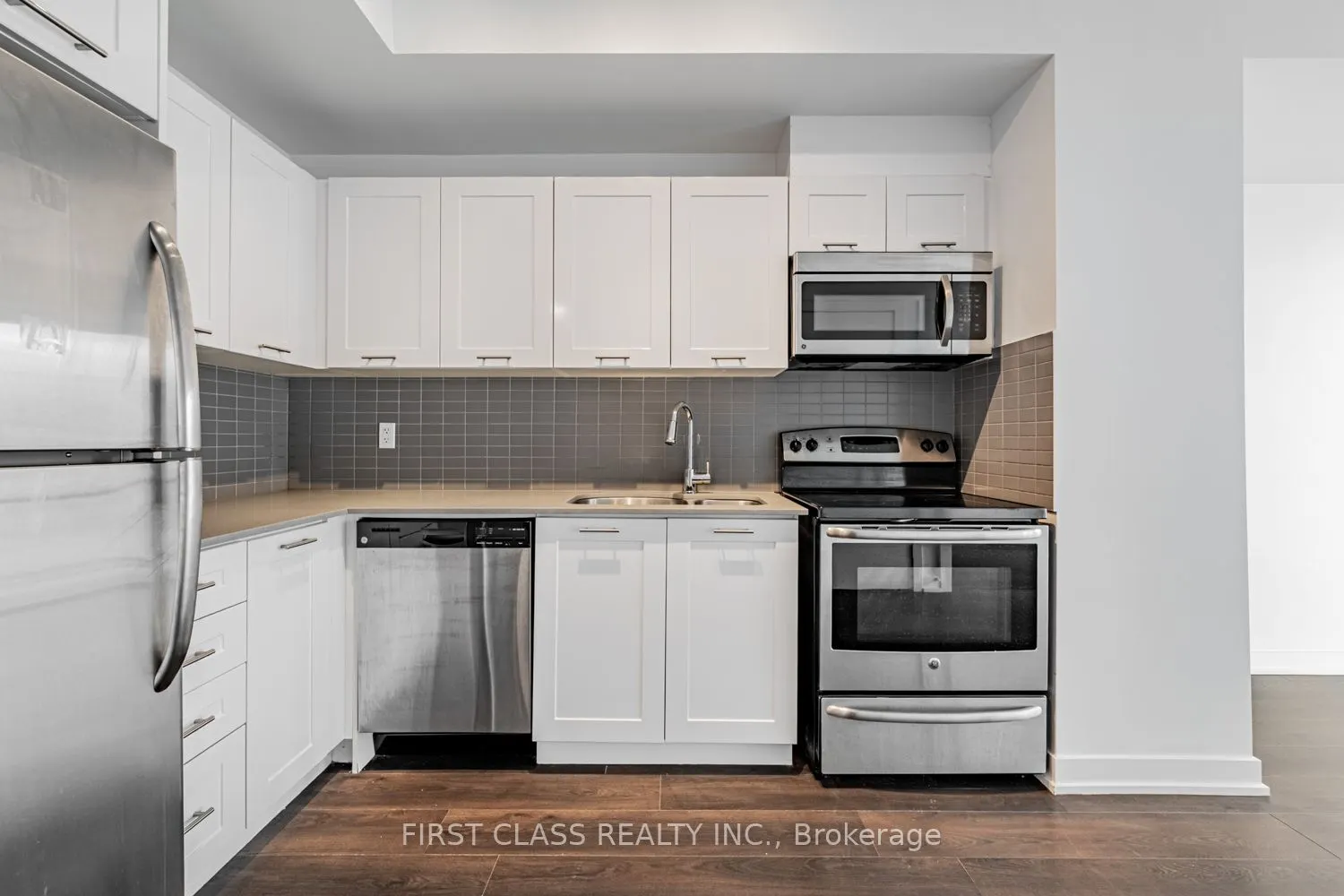 20 Bruyeres Mews, #2308