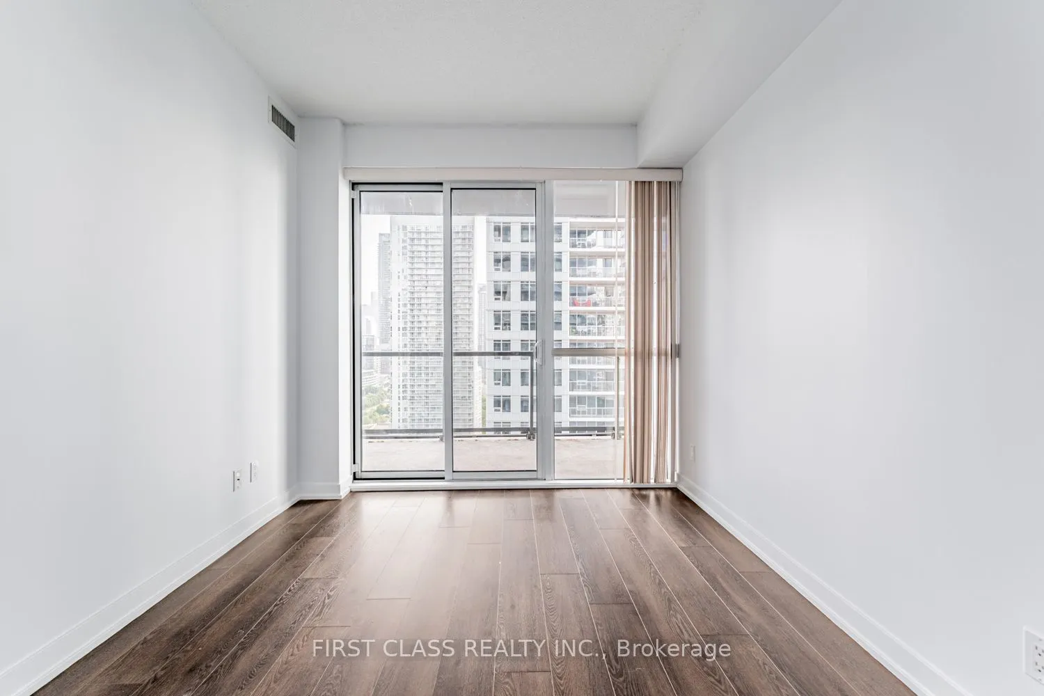 20 Bruyeres Mews, #2308