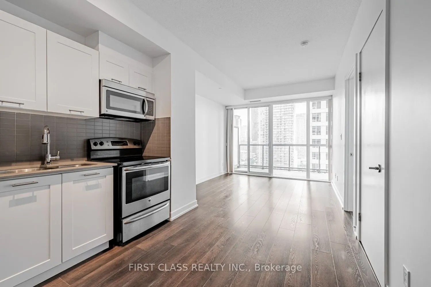 20 Bruyeres Mews, #2308