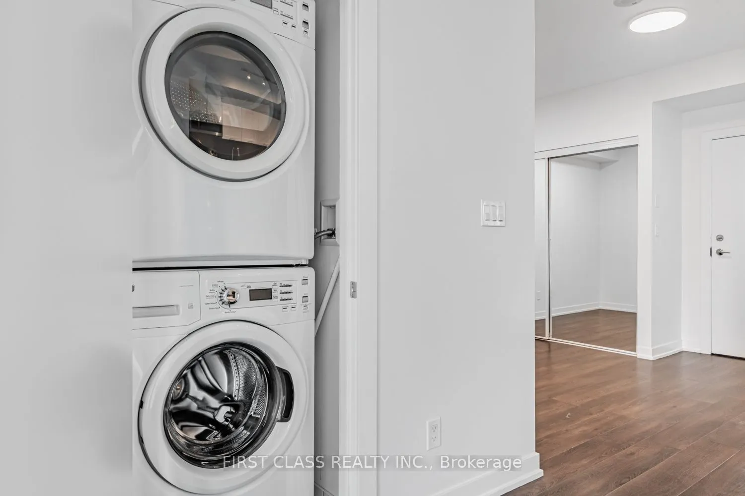 20 Bruyeres Mews, #2308