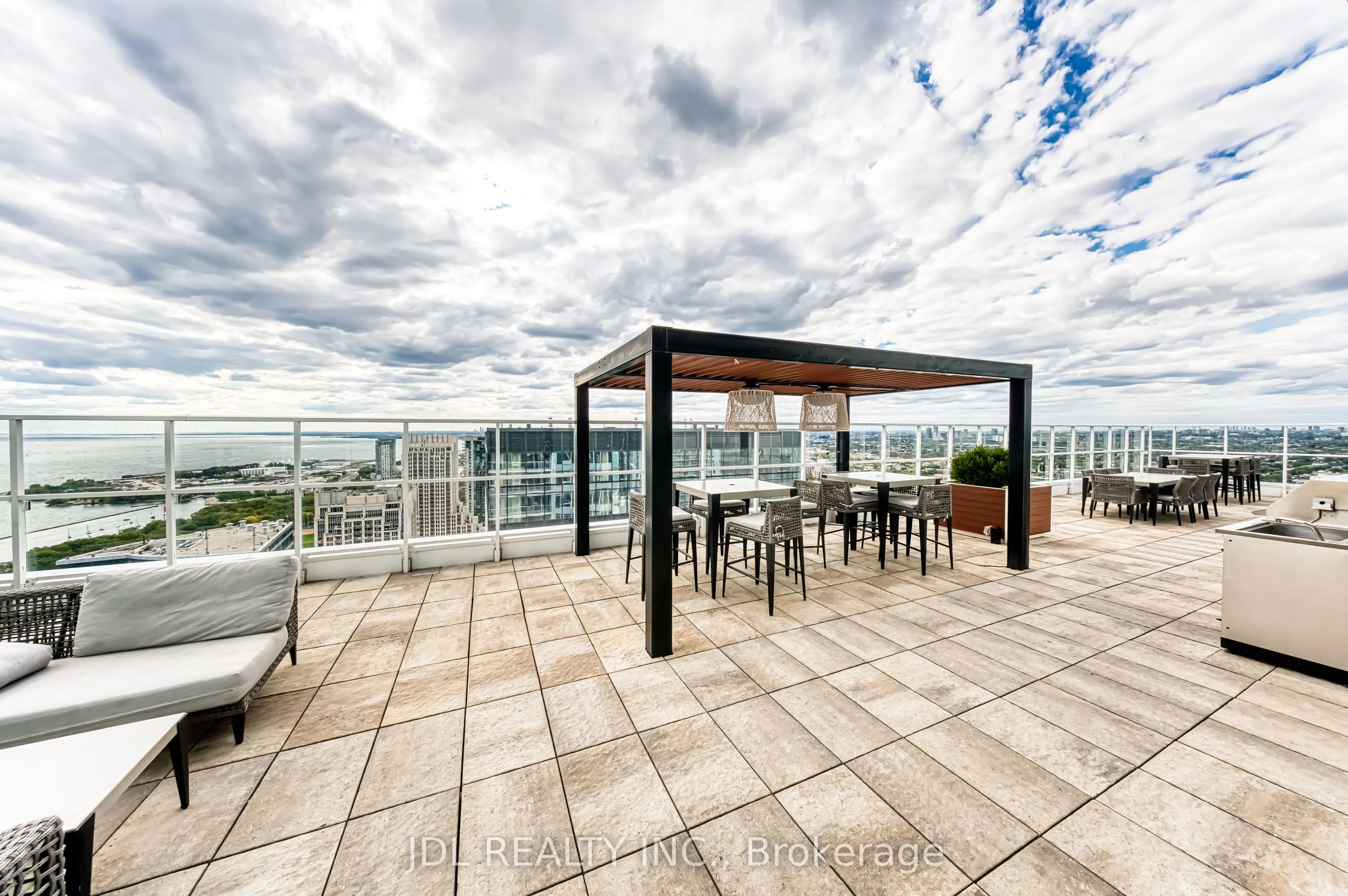 17 Bathurst Street, #1908
