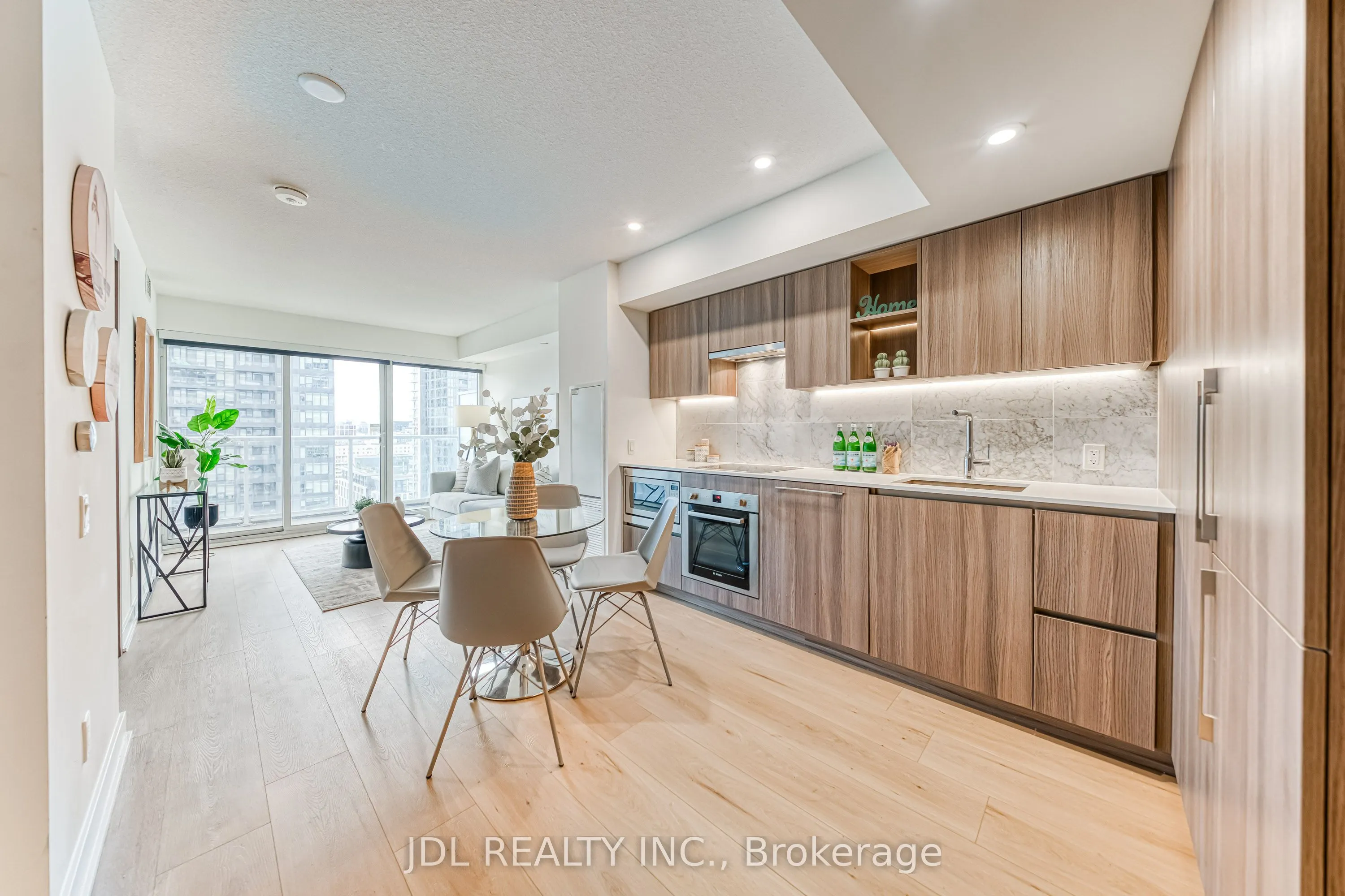 17 Bathurst Street, #1908