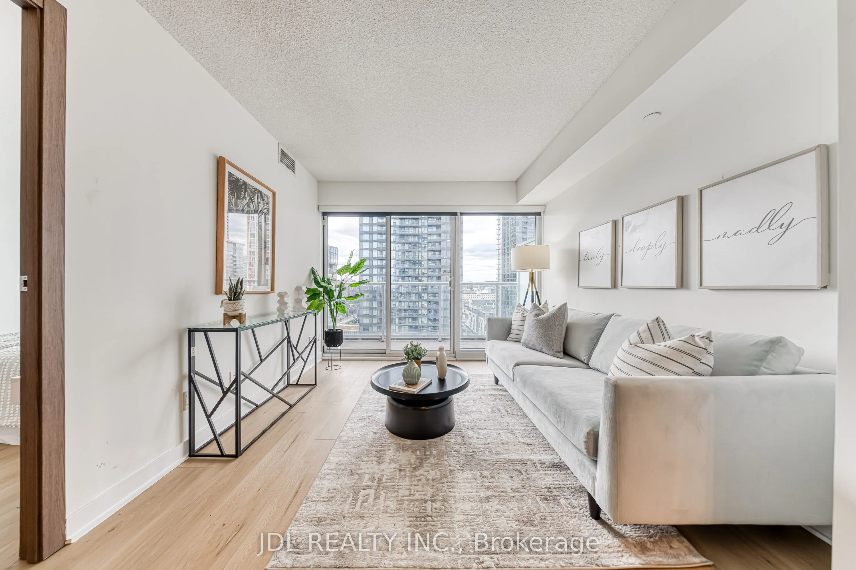 17 Bathurst Street, #1908