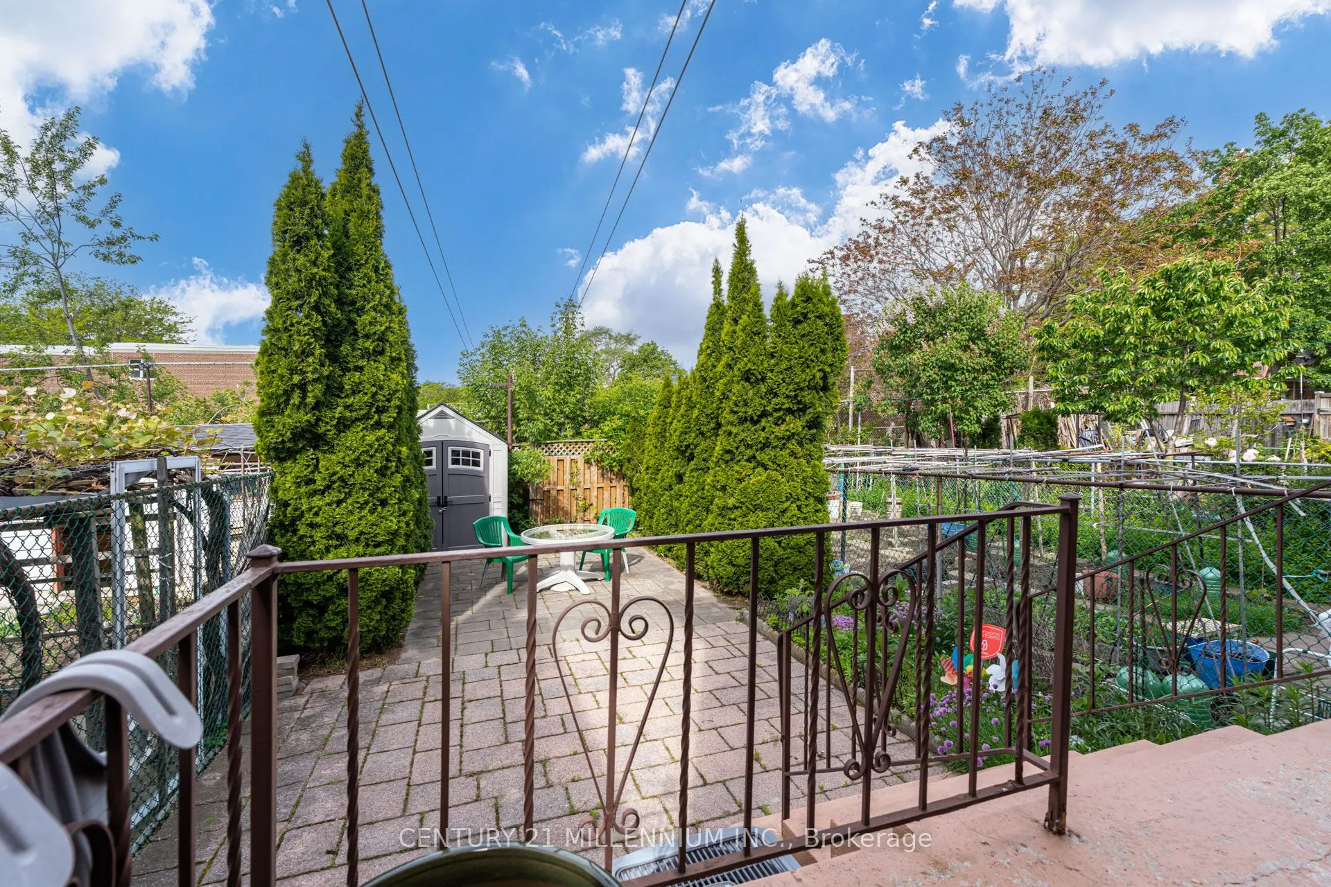 568 Dufferin Street