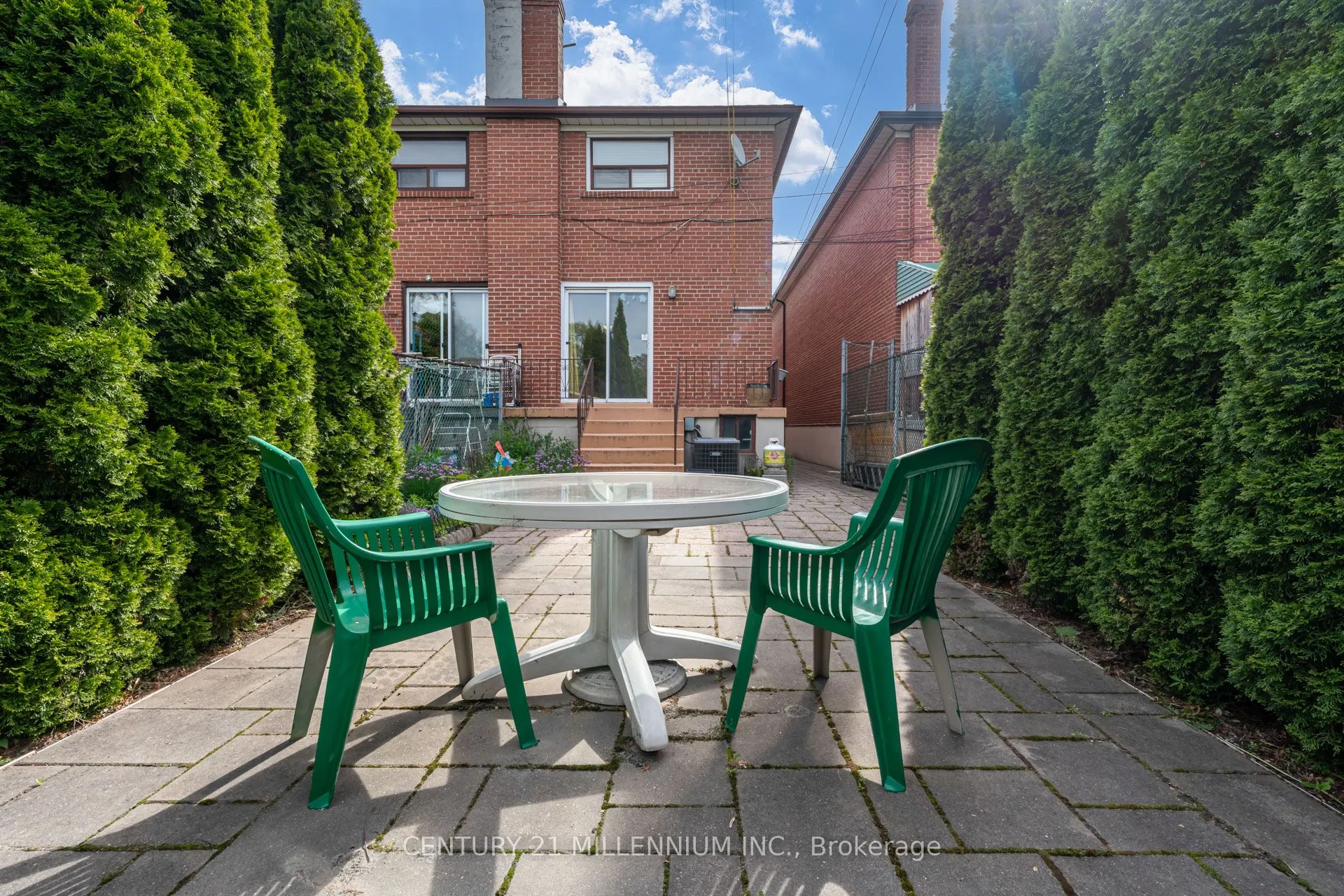 568 Dufferin Street