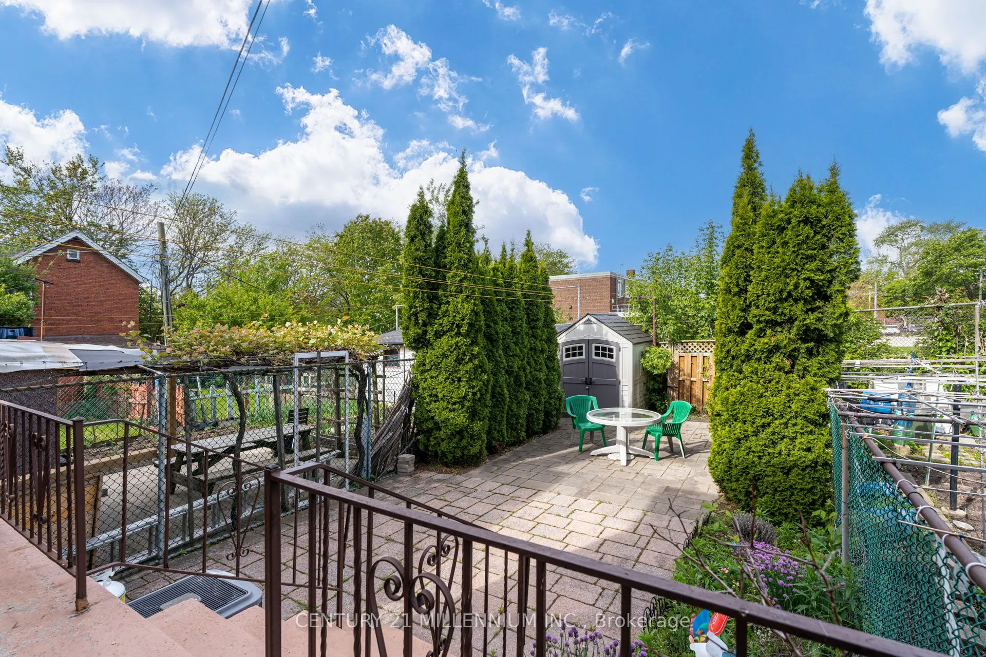 568 Dufferin Street