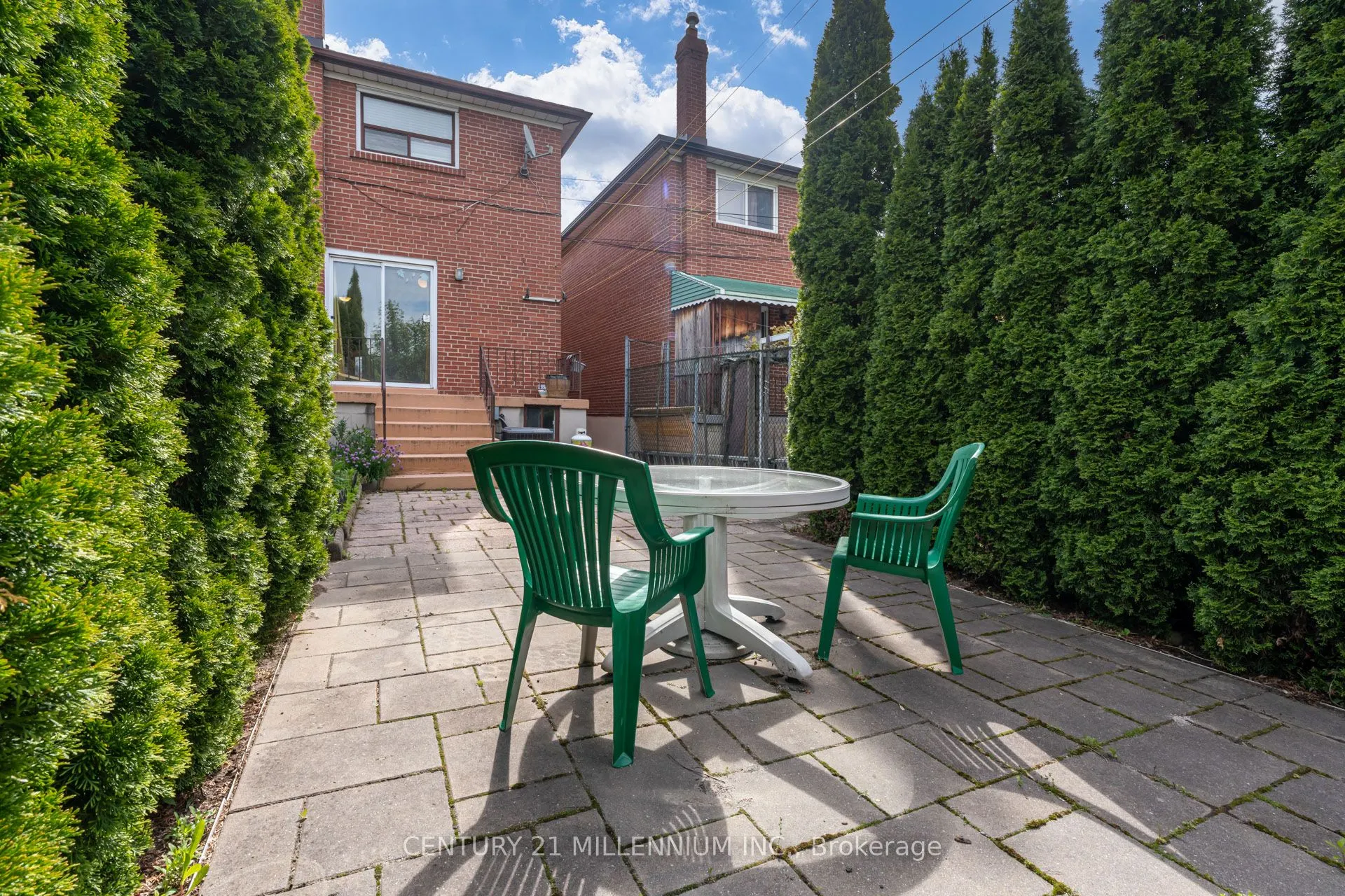 568 Dufferin Street