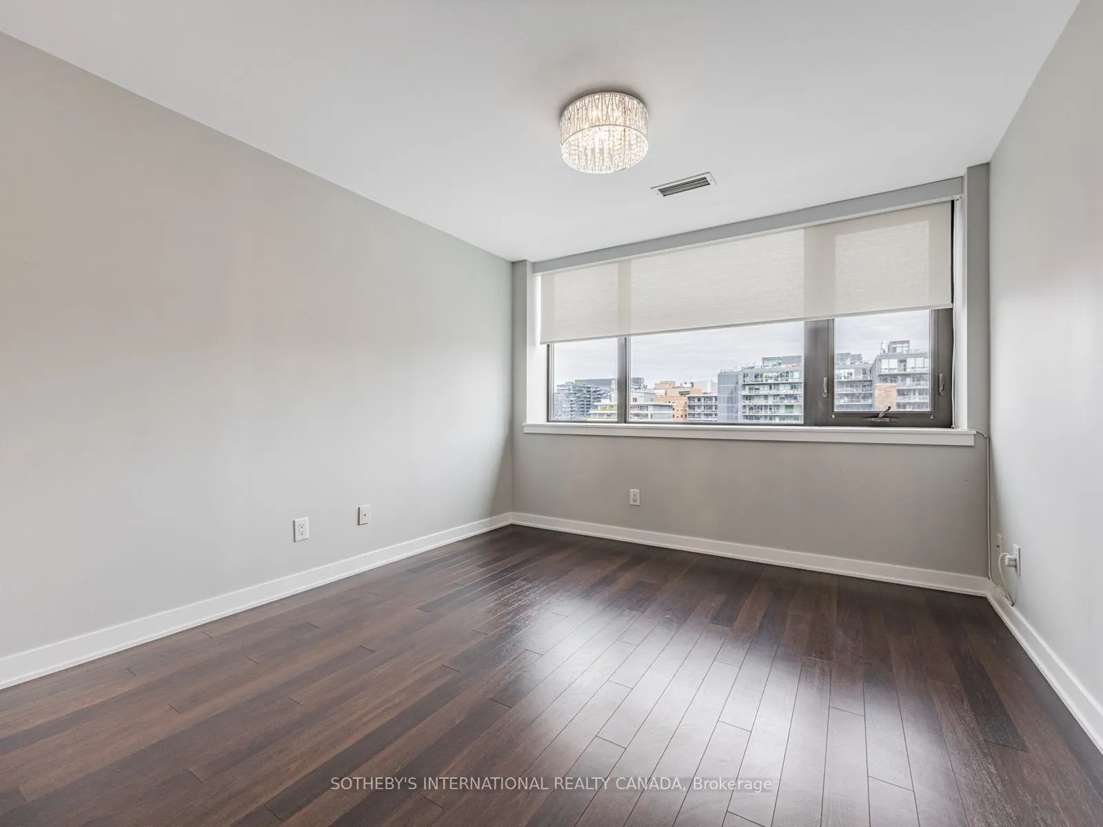 400 Wellington Street W, #1001