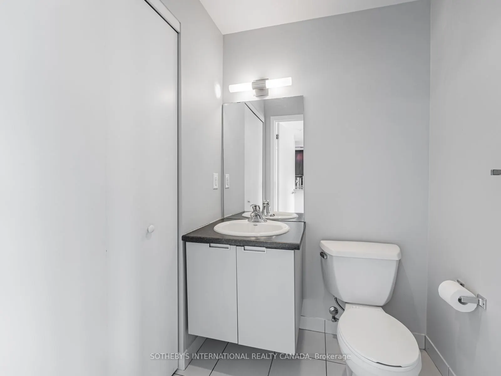 400 Wellington Street W, #1001