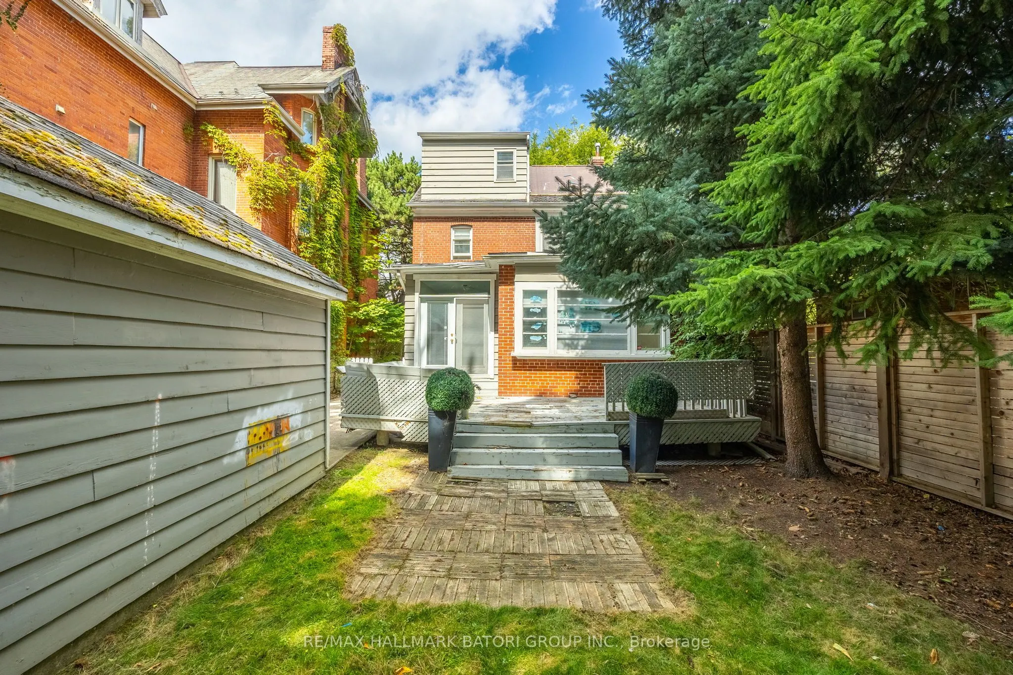101 Heath Street W