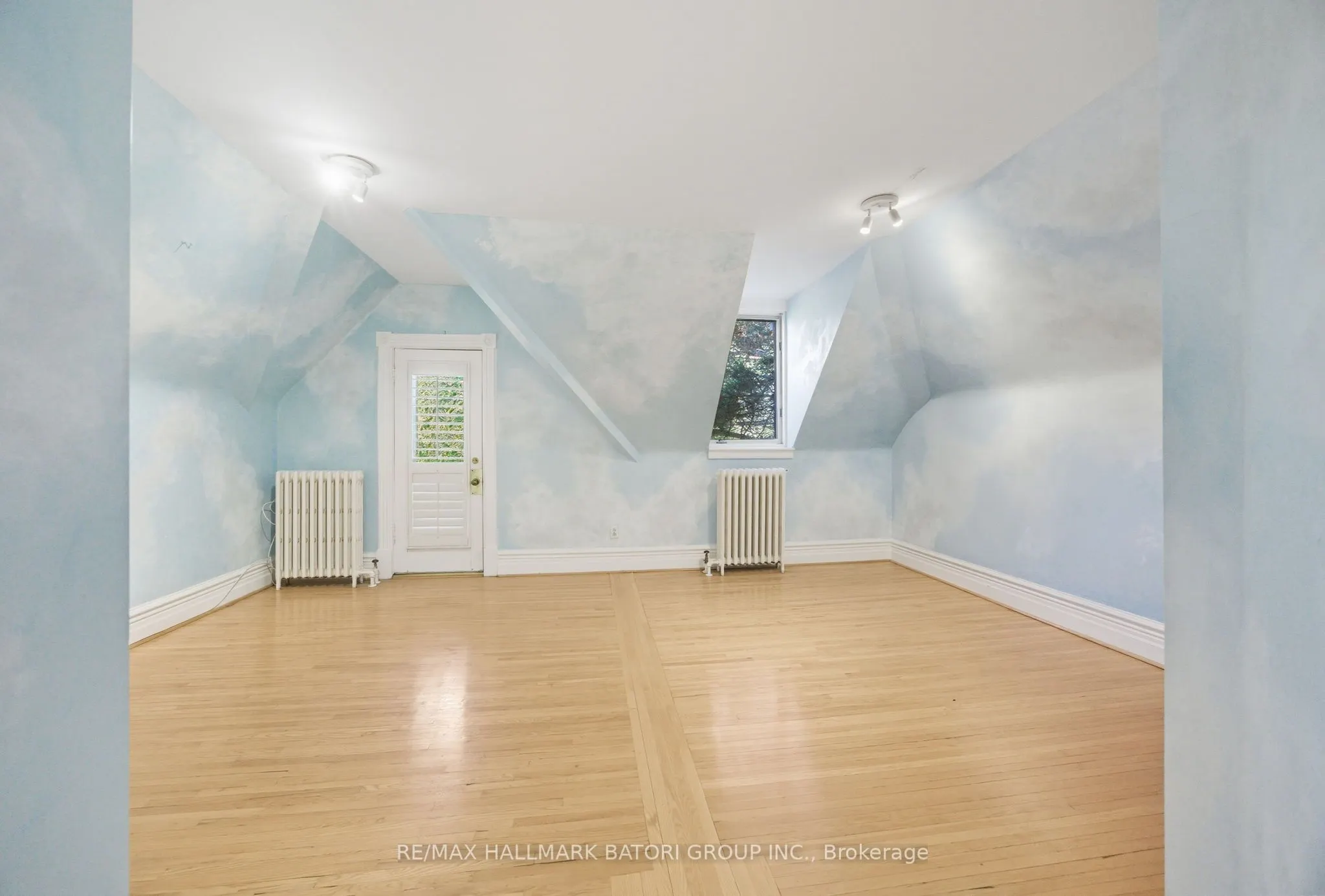 103 Heath Street W