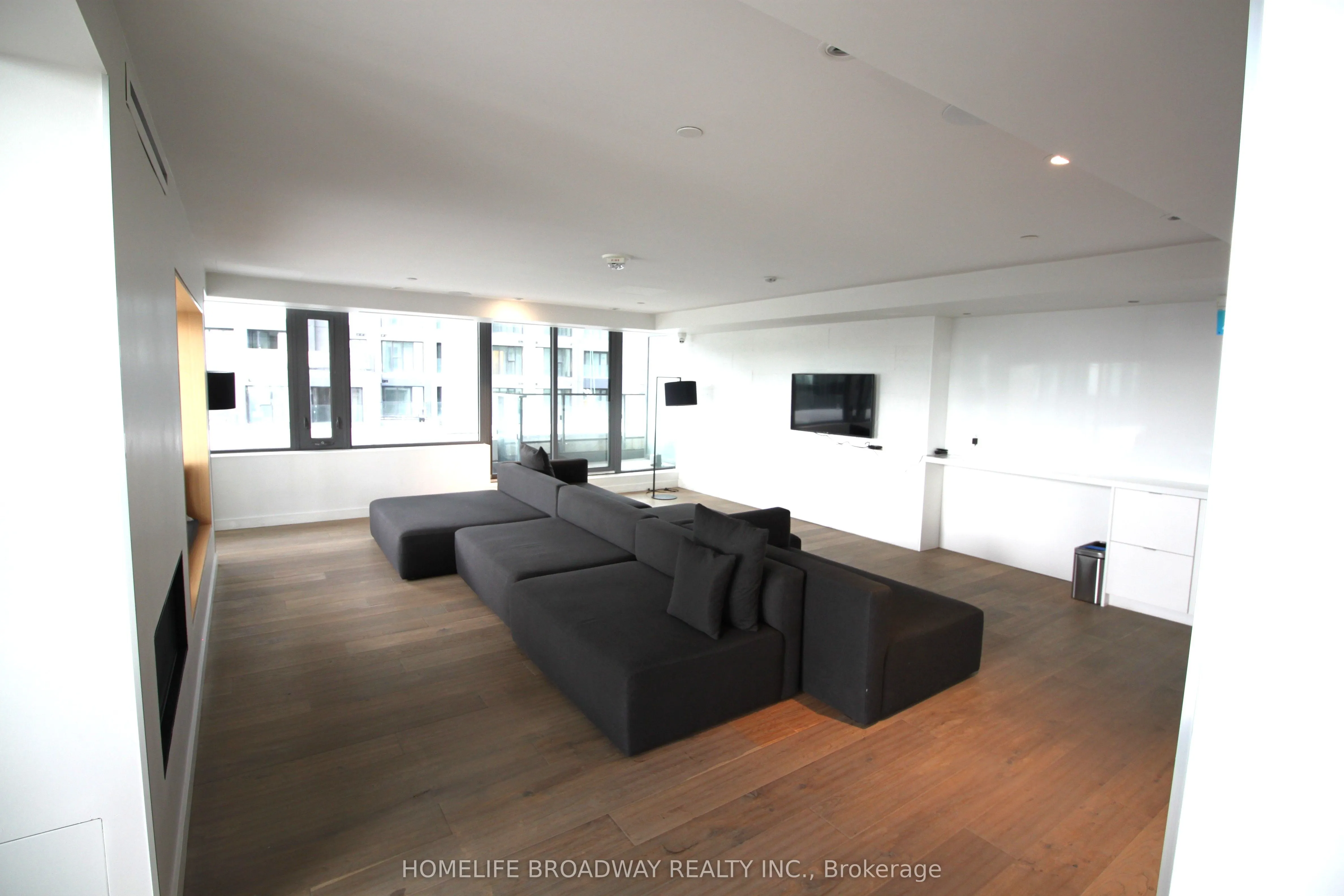 5 Soudan Avenue, #2210
